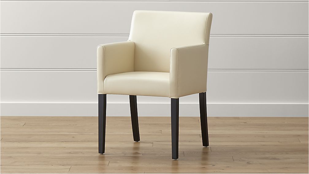 Silla de Comedor con Brazos de Cuero Lowe Marfil - cratebarrelco Silla de Comedor con Brazos de Cuero Lowe Marfil - cratebarrelco